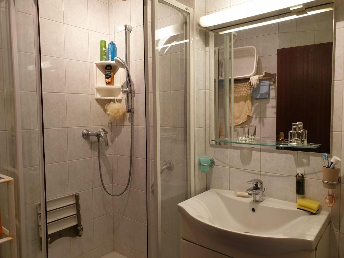 Nette-2-Schlafzimmer-Wohnung-In-Klagenfurt-Am-Woerther-See Klagenfurt am Woerthersee Esterno foto